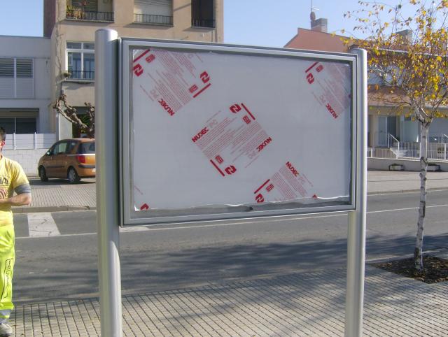 Mobiliario Urbano |  Expositores 