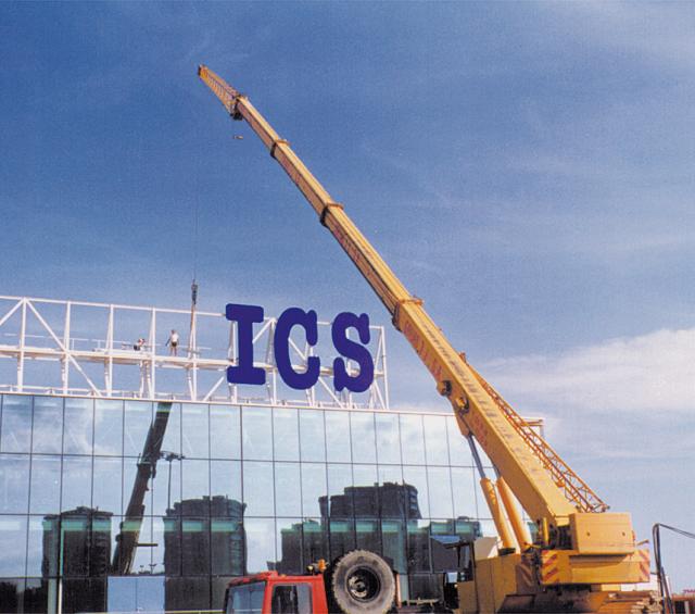 Complementos y Servicios |  Estructuras 