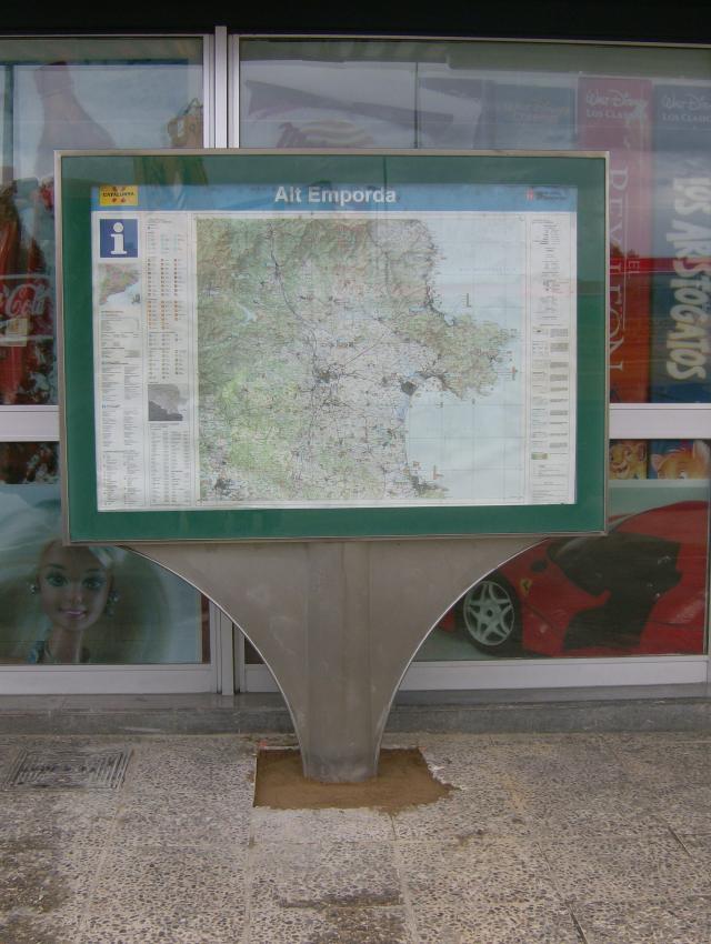 Mobiliario Urbano |  Expositores 