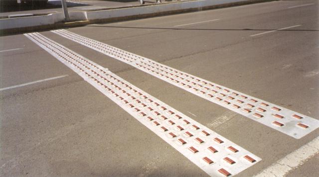 Sealizacin Horizontal |  Bandas reductoras con resalto 