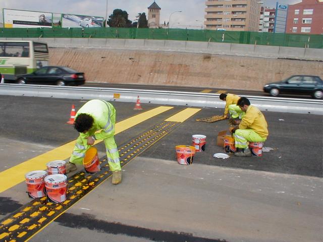 Sealizacin Horizontal |  Bandas reductoras con resalto 